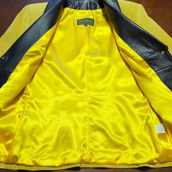 Vintage “Danier Leather” Skirt / Blazer Set - Picture 14 of 16